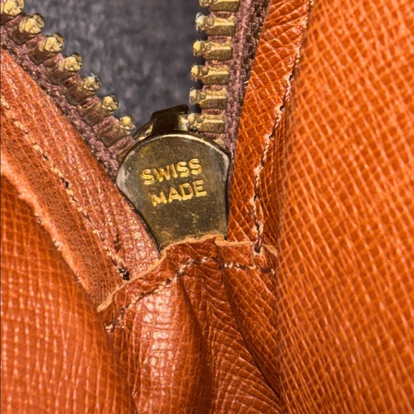 Authentic Vintage Louis Vuitton Monogram Danube 15 Crossbody Bag - Picture 12 of 15